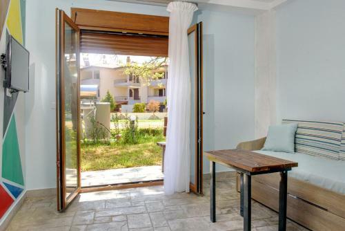 Hostal 3d Iliadis Suites