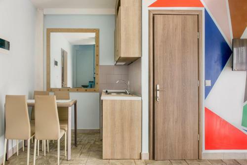 Hostal 3d Iliadis Suites