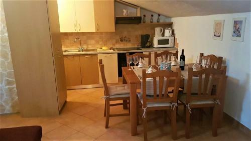 Apartment Villa Engel With Pool