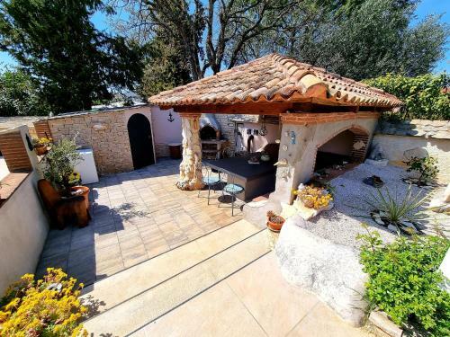 Apartment Villa Engel With Pool