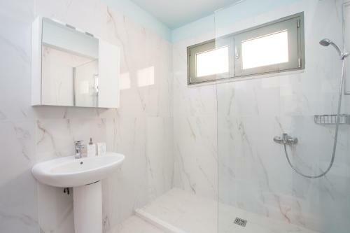 Eden Pink Orchid - Luxurious Apartment With Sea View