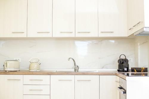 Eden Pink Orchid - Luxurious Apartment With Sea View