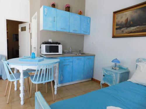 The Yacht Front Apartment At The Ios Port