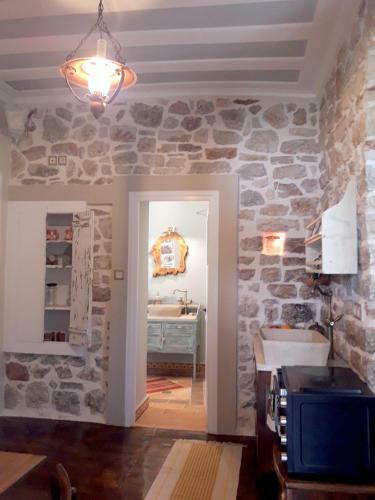 1836 Traditional House