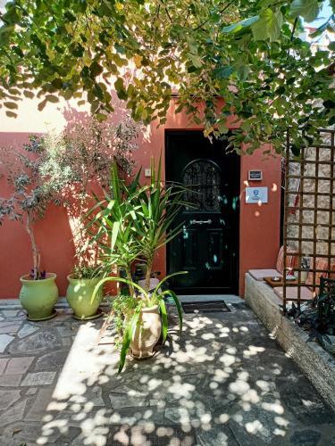 Apartamento Cozy Central Courtyard Home (By The Lake)