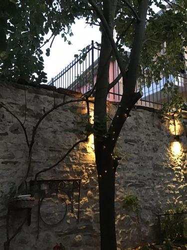 Apartamento Cozy Central Courtyard Home (By The Lake)