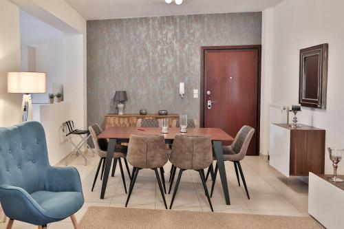 V Luxury Apartment 2