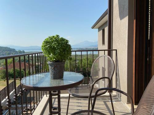 Hostal Montana Lake View