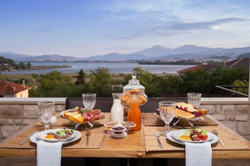 Hostal Montana Lake View