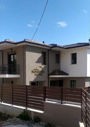 Hostal Montana Lake View