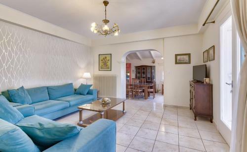 Ina Apartments