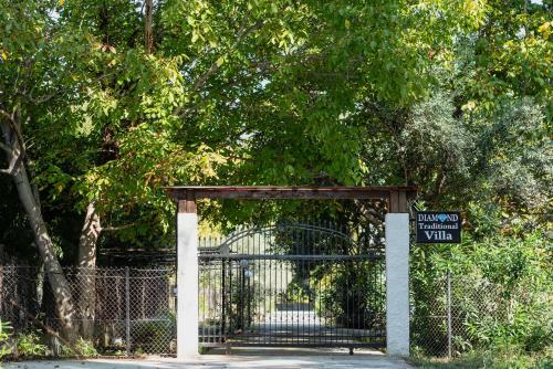 Diamond Farm Villa