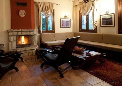 Hostal Akrolimnia