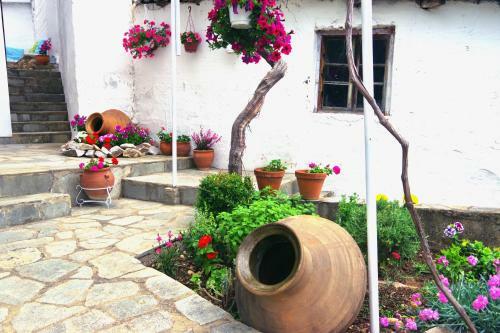 Cozy Traditional House In Thassos, Kallirachi