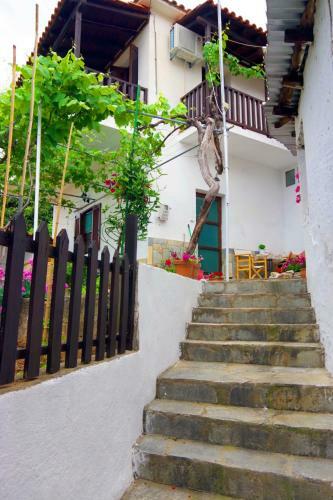 Cozy Traditional House In Thassos, Kallirachi