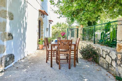 Villa Platanos Stone House