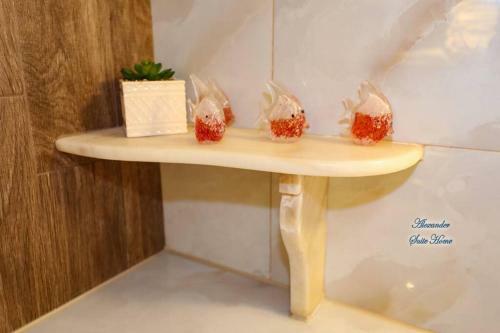 Alexander Suite Home