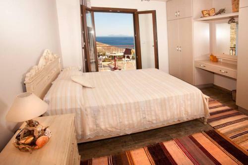 Nikis Seaside House