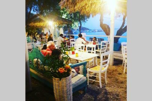 Nikis Seaside House