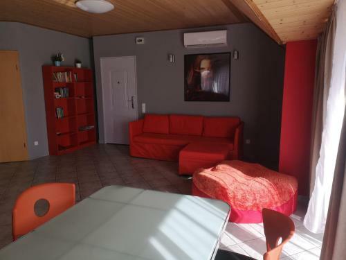 Universtreet Apartman