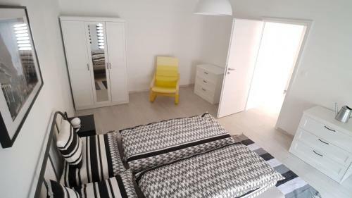 Piacsek Apartmanh�z