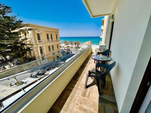 Blue Elegance City Center Heraklion Apartment