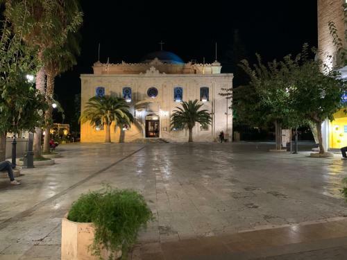 Blue Elegance City Center Heraklion Apartment