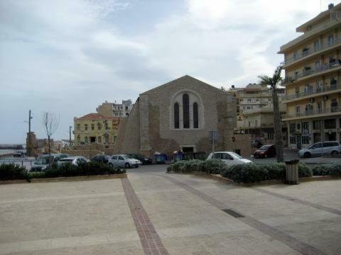 Blue Elegance City Center Heraklion Apartment