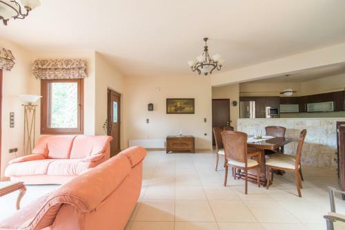 Villa Heraklion Comfy House With Mountain View