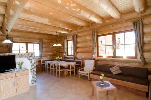 Hotel Heumann_s Blockhaeuser Am Wald