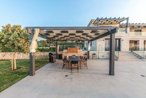 Elevated Villa Marevista W/ Private Heated Saltwater Pool