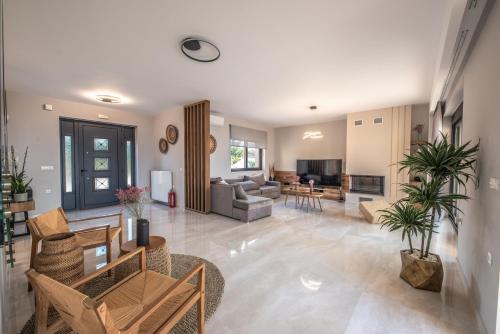 Elevated Villa Marevista W/ Private Heated Saltwater Pool