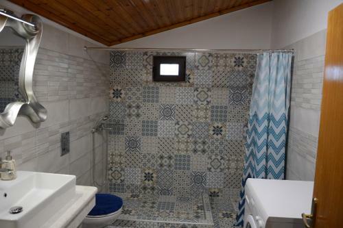 Yiannis House