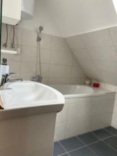 B�stya Apartman Sikl�s
