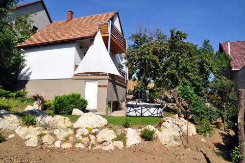 Mistral Holiday House