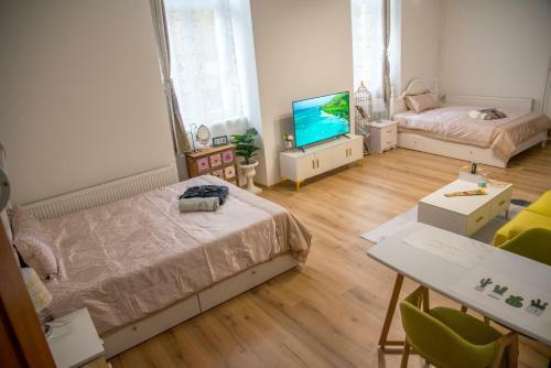 Bed & Breakfast �r�kz�ld Otthon