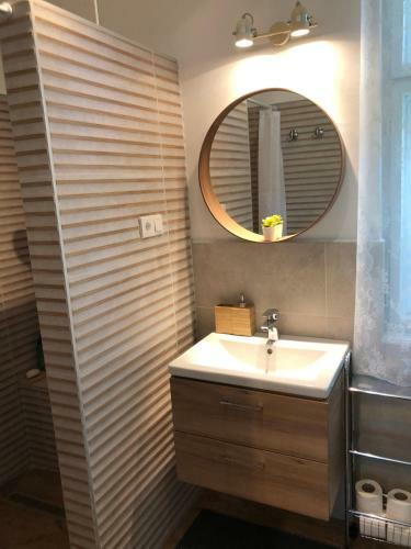 Cseri Porta Kish�z