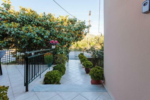 Stylish Seaside Home - Fully Equipped, Big Terrace