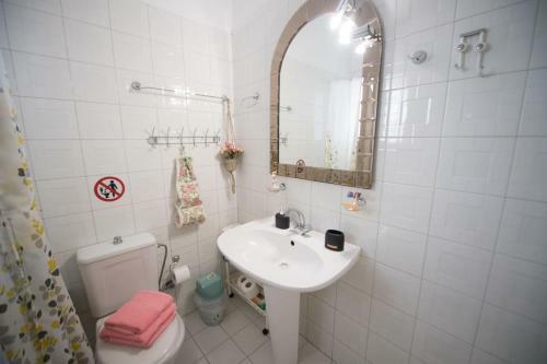 Cozy Flat On The Main Square, 10min To The Sea
