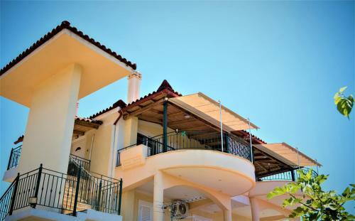 Elgeorge Home