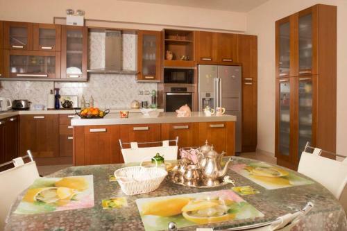 Modern Luxury Villa With Pool, Just 5min To Sea