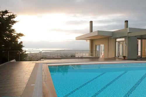 Modern Luxury Villa With Pool, Just 5min To Sea
