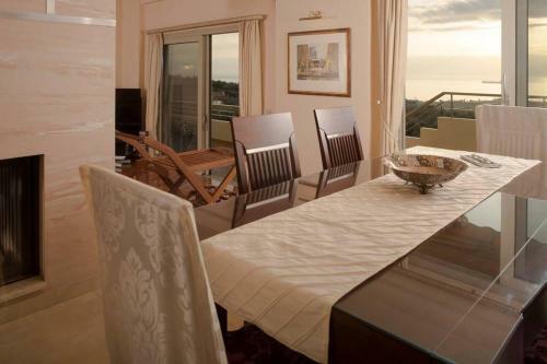 Modern Luxury Villa With Pool, Just 5min To Sea