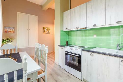 Apartamento Kalamata Rose Nest - Urban Comfy Escape