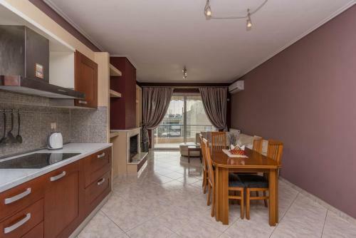 Semiramis Marina Apartment With Fireplace