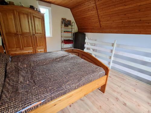 K�r�sparti Paradicsom