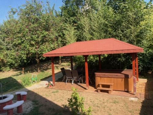 Hostal Bar�tkoz� Vend�gh�z