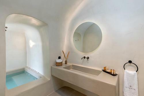 Utopia Villas Santorini