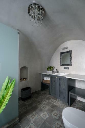 Betty's Home Santorini