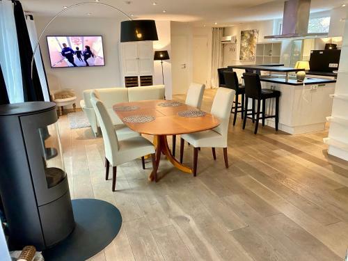 Apartamento Stilvolle Stadtwohnung Mit Balkon, Kamin, Klima